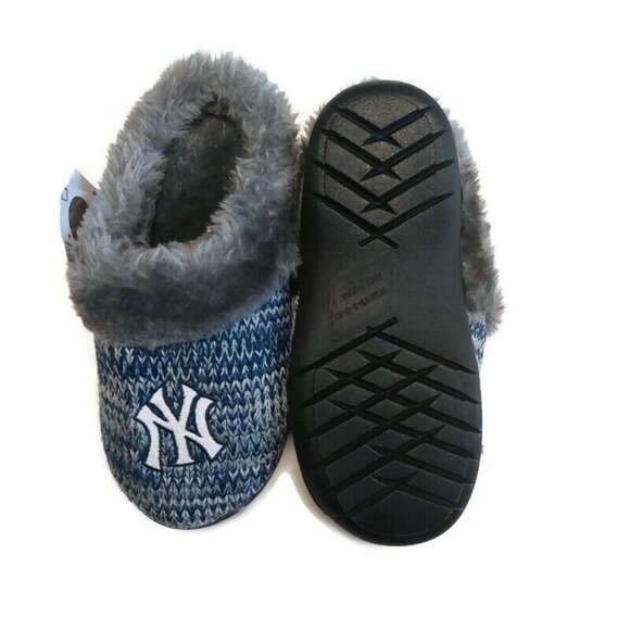 FOCO New York Yankees LOGO Slippers Peak Slide Slip On Shoes Womens Small (5-6) - Picture 7 of 9
